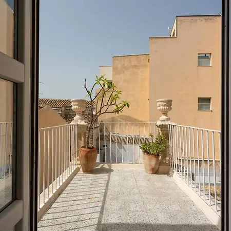 Maison Doree Apartment *