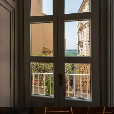 Maison Doree * Syracuse